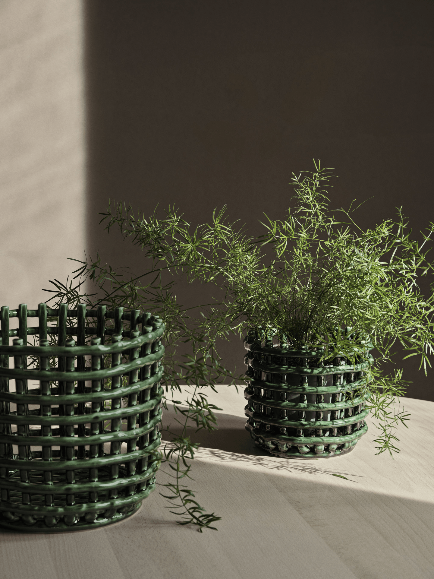 세라믹 바스켓 스몰 Ceramic Basket Small Emerald Green 라이프스타일 이미지 2