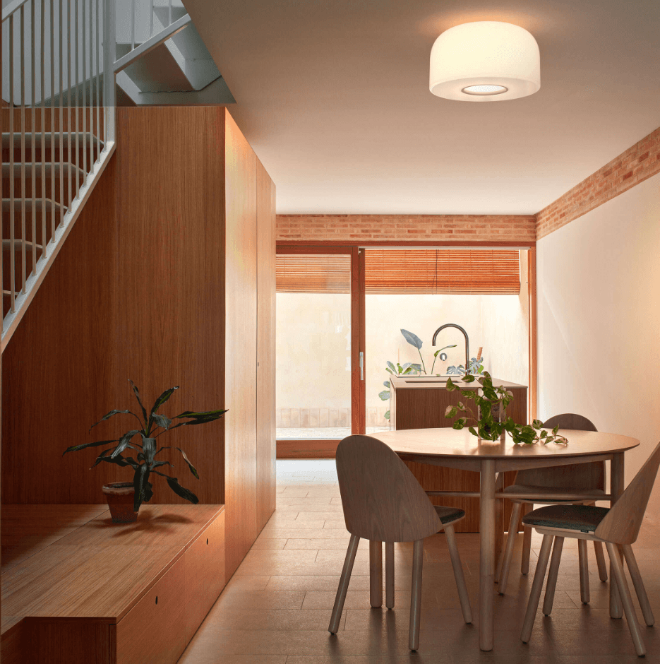 벨홉 글라스 Ceiling2 화이트 Bellhop Glass Ceiling 2 White 라이프스타일 이미지 2