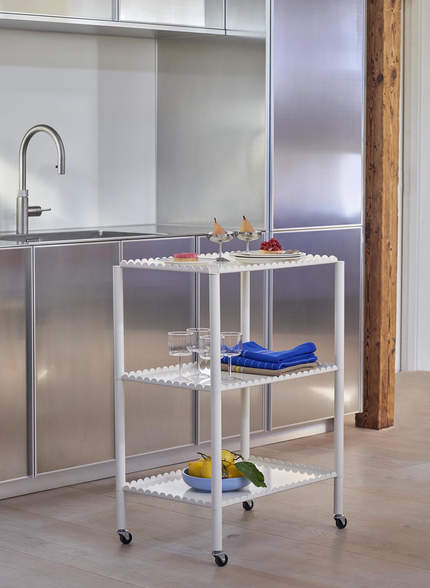 아크 트롤리 하이 에그쉘 라이프스타일 이미지 1