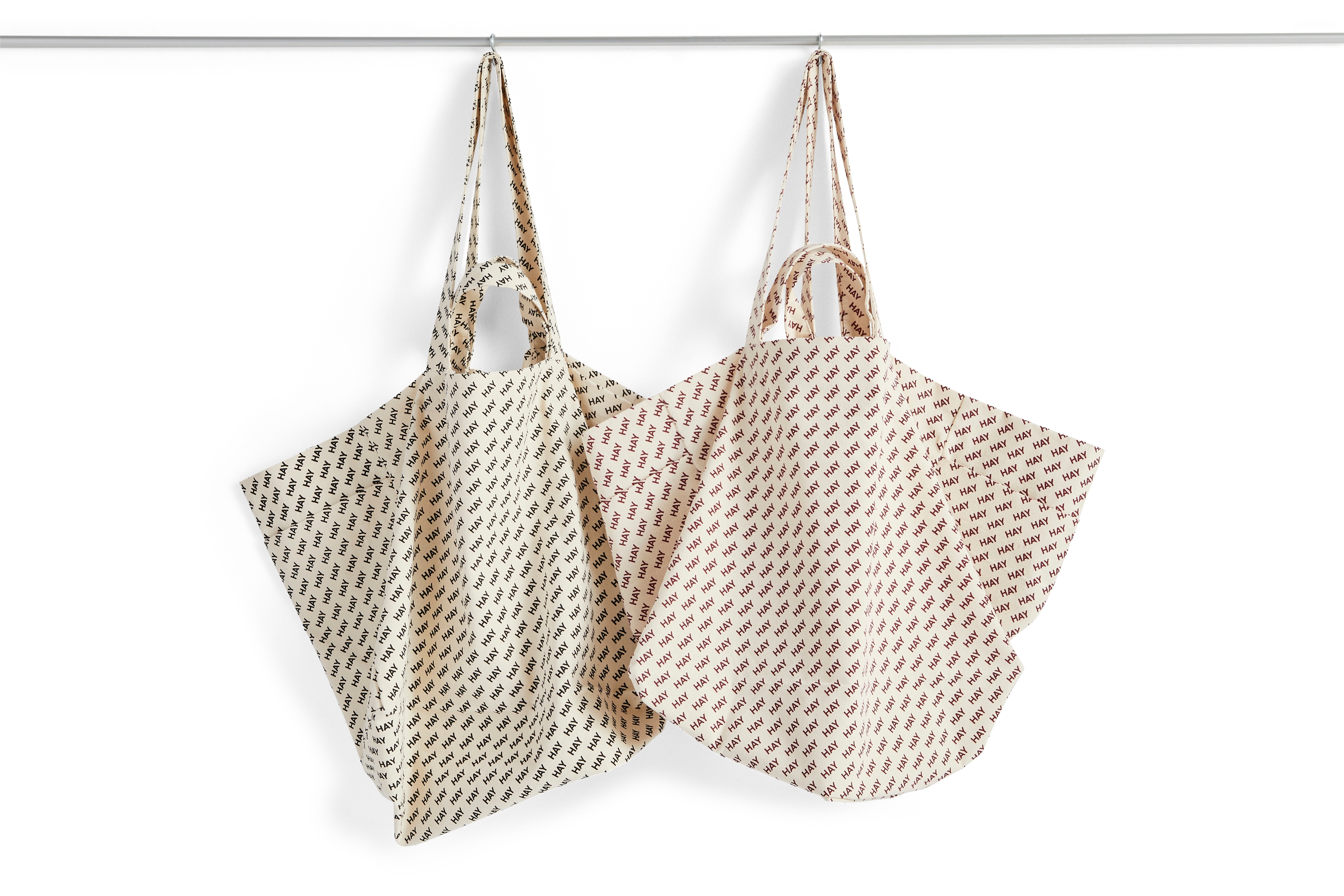 로고 위캔드 백 블랙 / Logo Weekend Bag Black 라이프스타일 이미지 3