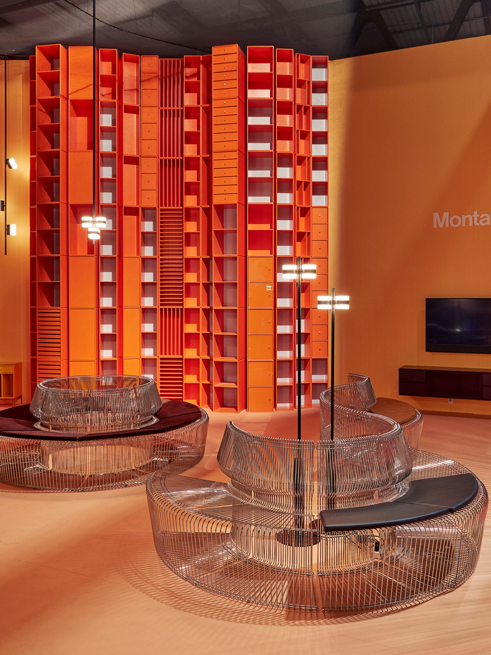 팬톤노바 콘케이브 체어 라이프스타일 이미지 6