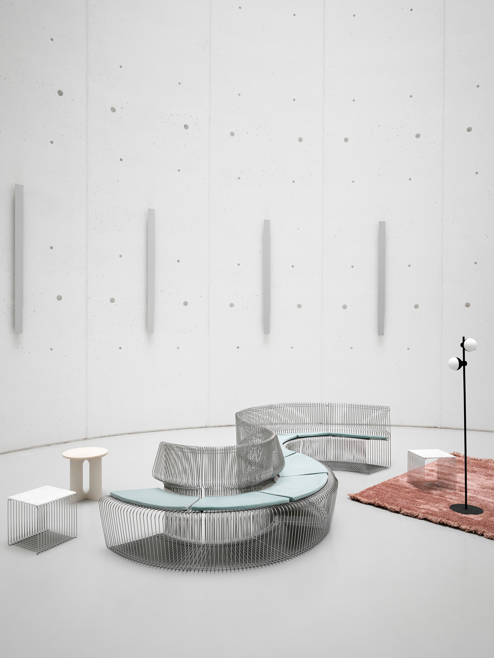 팬톤노바 콘케이브 체어 라이프스타일 이미지 7