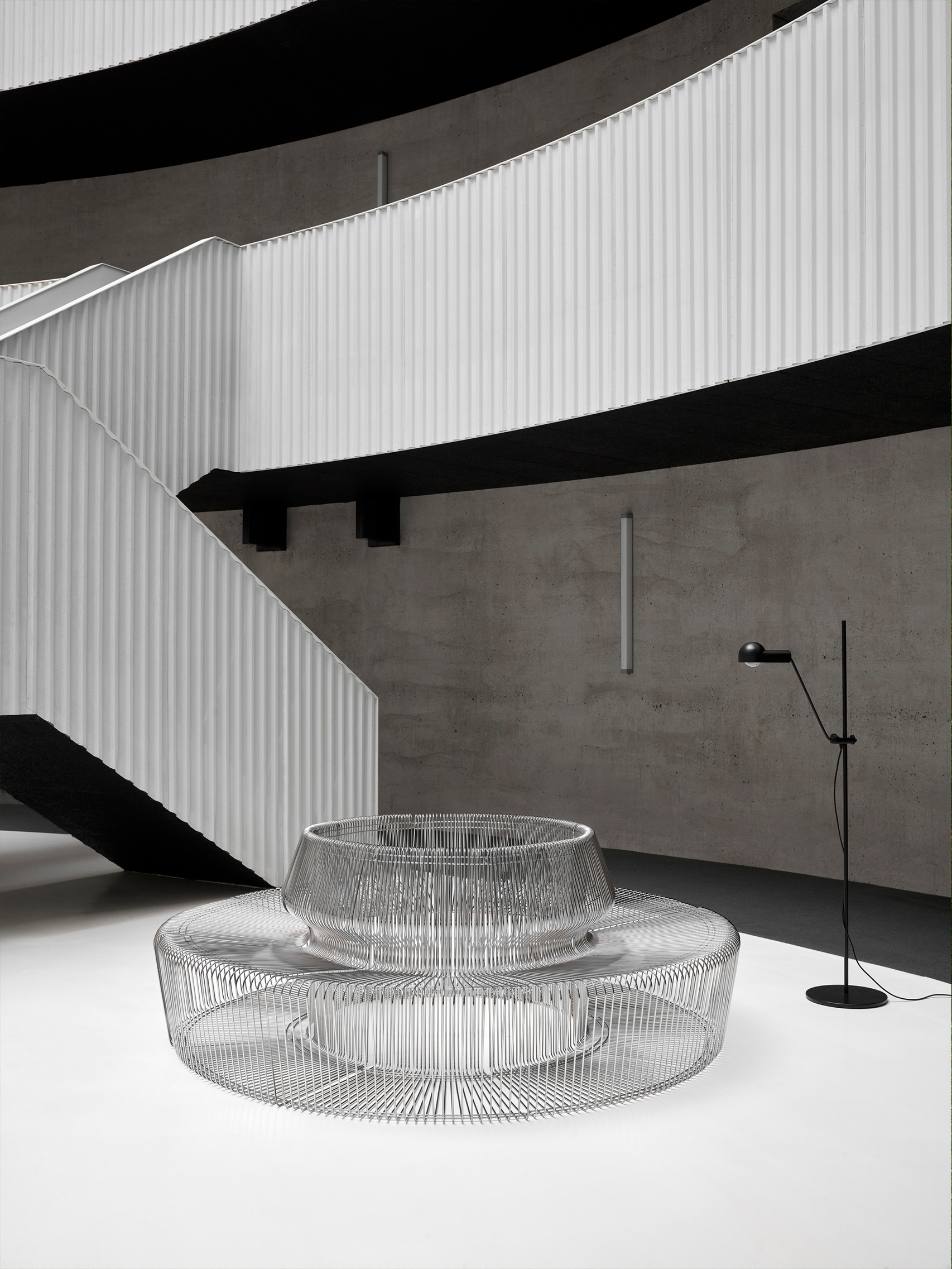 팬톤노바 콘케이브 체어 라이프스타일 이미지 9