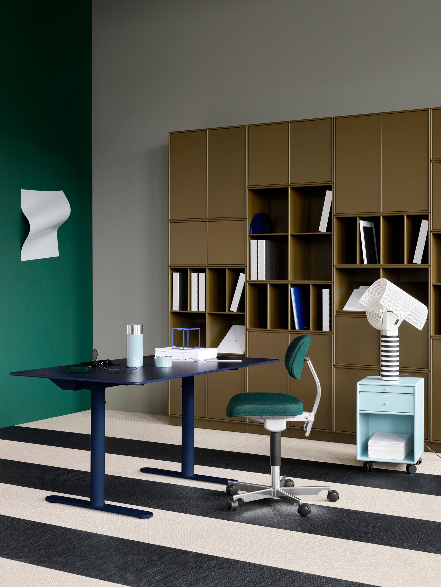 하이로우 2 워크 데스크 140x80 라이프스타일 이미지 7