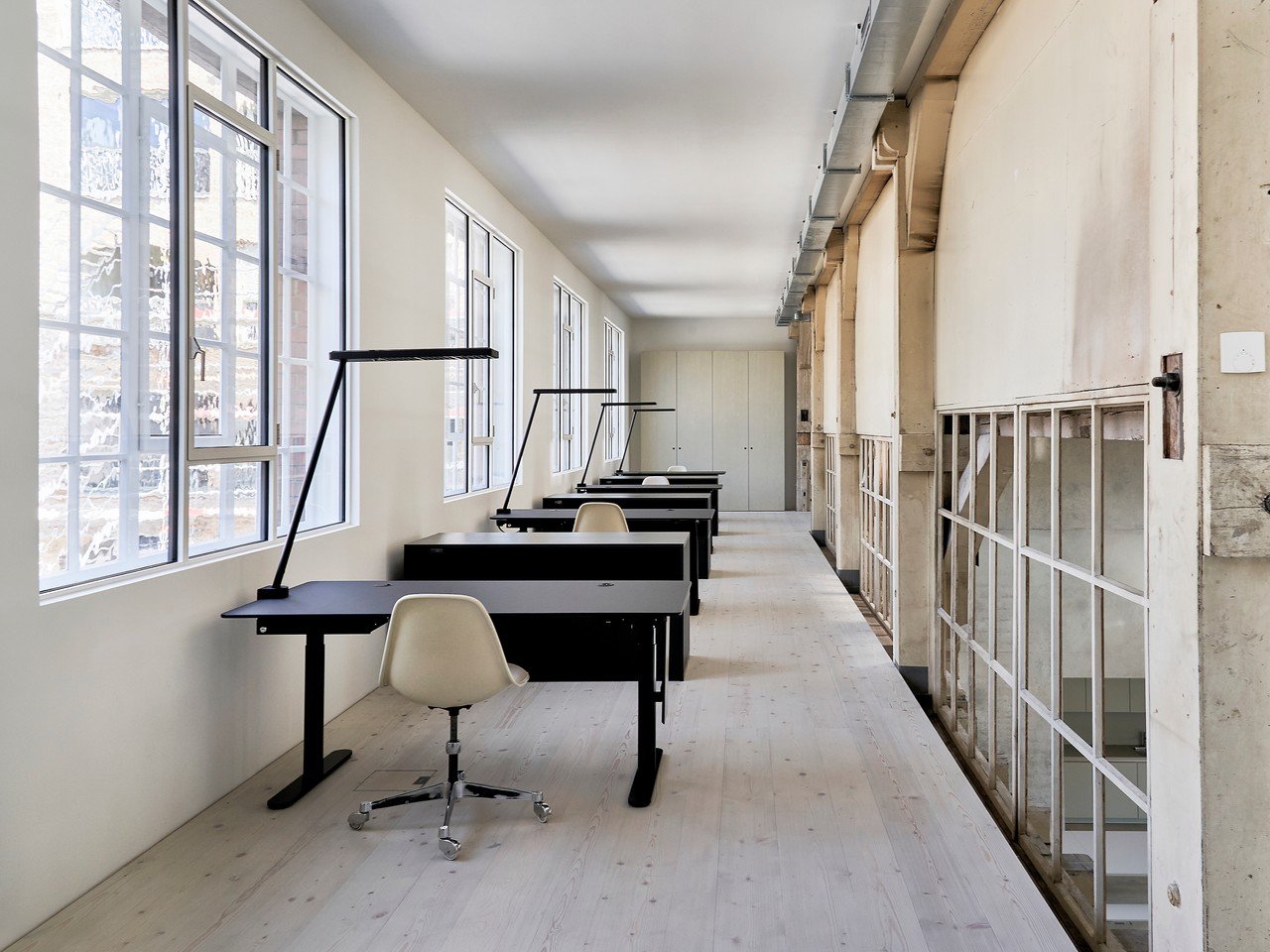 하이로우 2 워크 데스크 140x80 라이프스타일 이미지 4