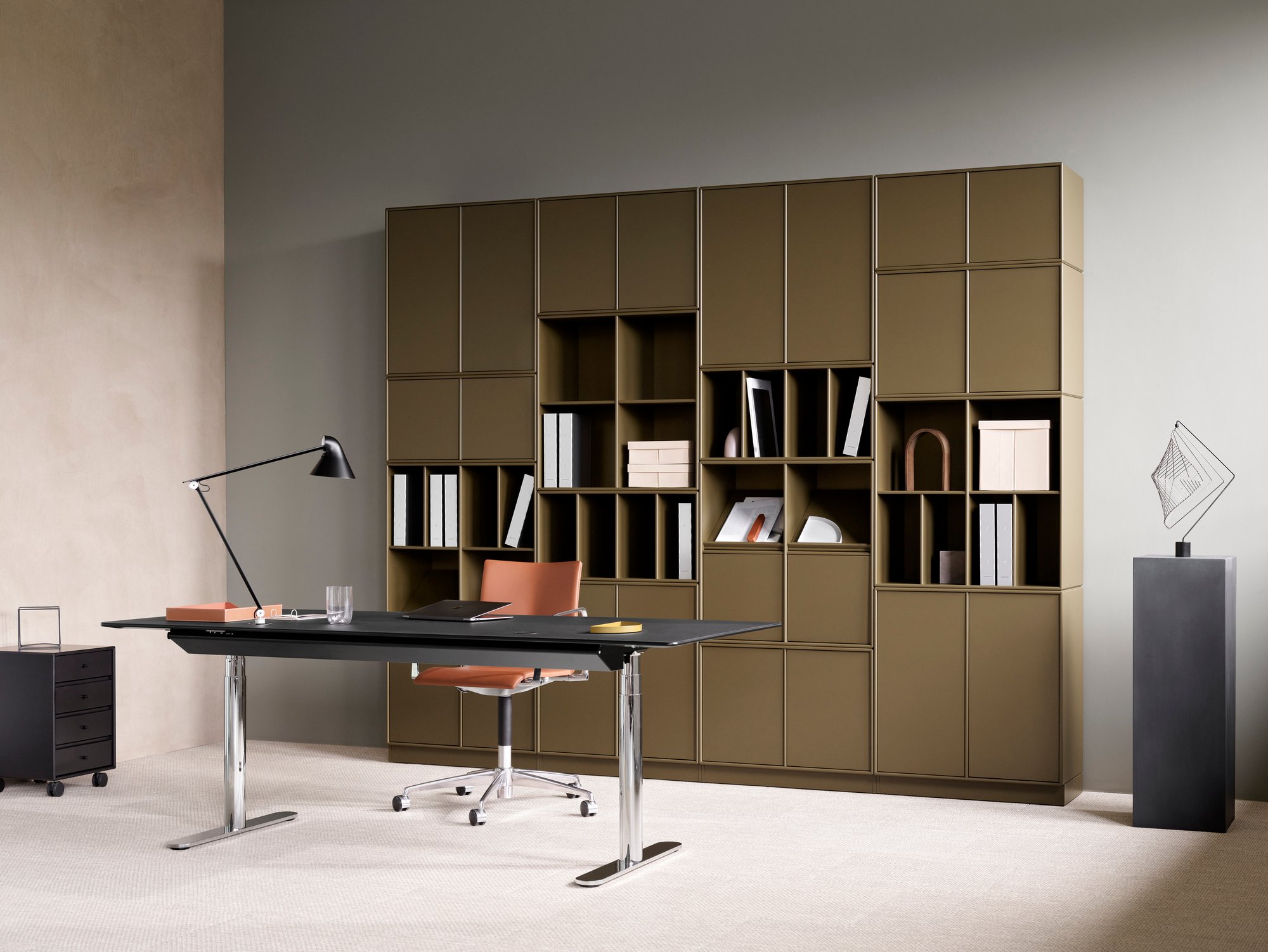 하이로우 2 워크 데스크 180x80 블랙 탑-알루미늄 레그 상품 이미지 1