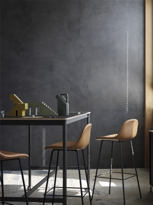 화이버 카운터 스툴 Tube base H 65cm Grey 라이프스타일 이미지 1