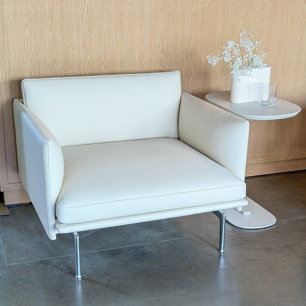무토 아웃라인 체어 Outline Chair Easy Leather Soul White/ Polished base