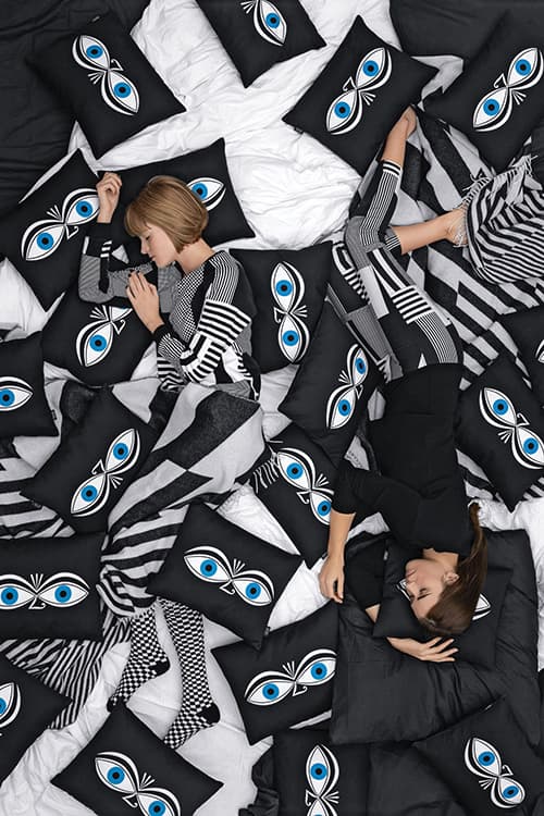 Graphic Print Pillows Eyes 라이프스타일 이미지 6